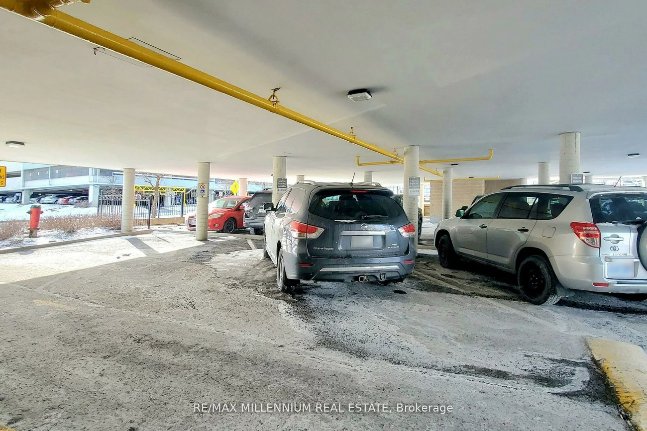 160, Wellington, Aurora Village, Aurora