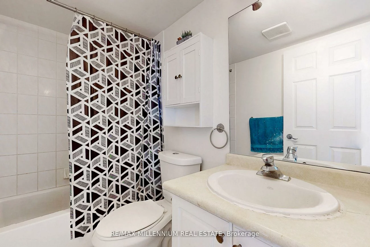 160, Wellington, Aurora Village, Aurora