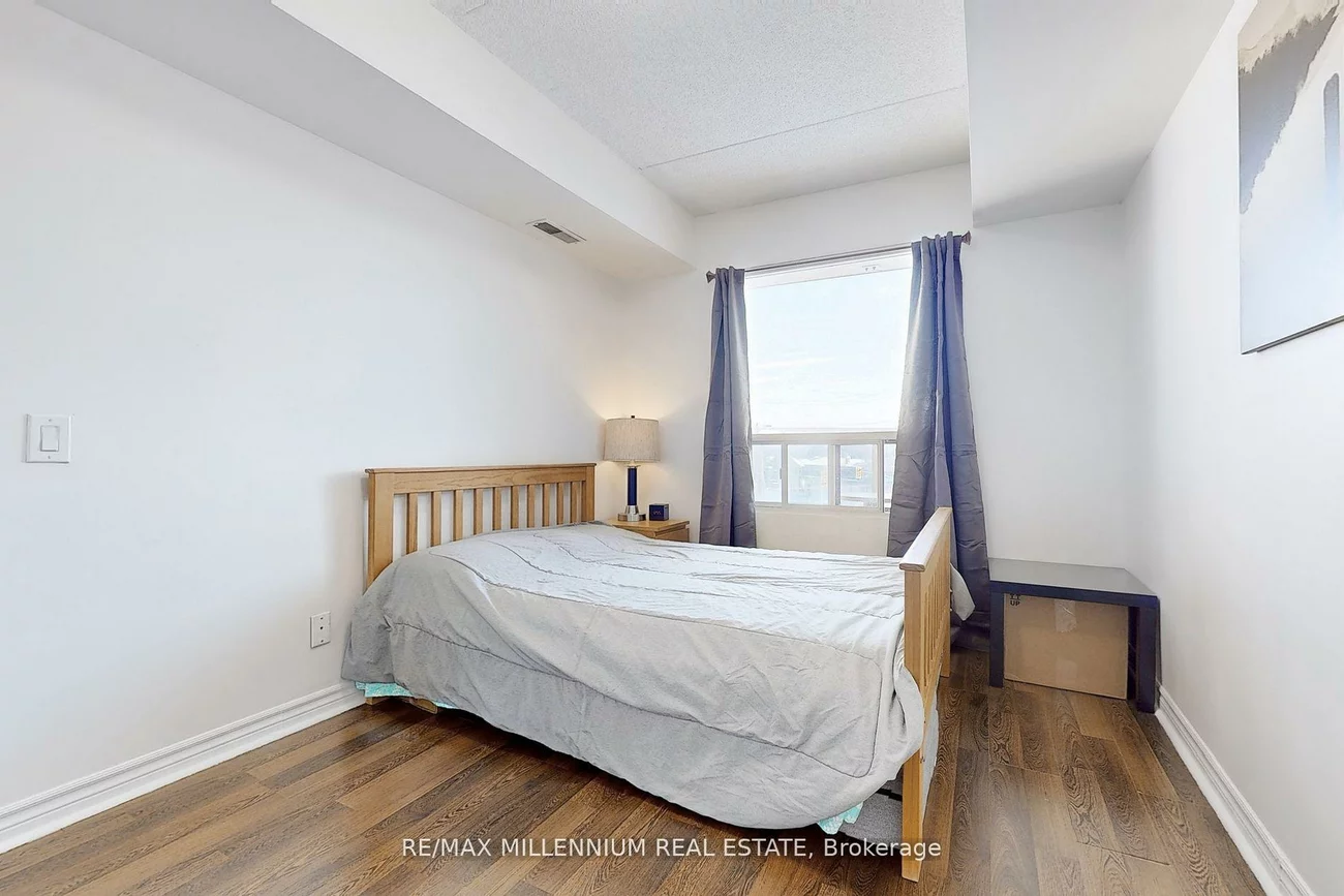 160, Wellington, Aurora Village, Aurora