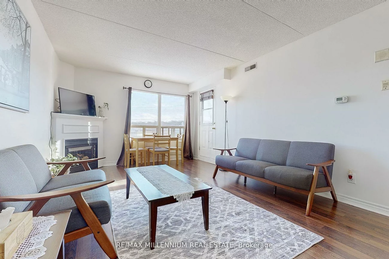 160, Wellington, Aurora Village, Aurora