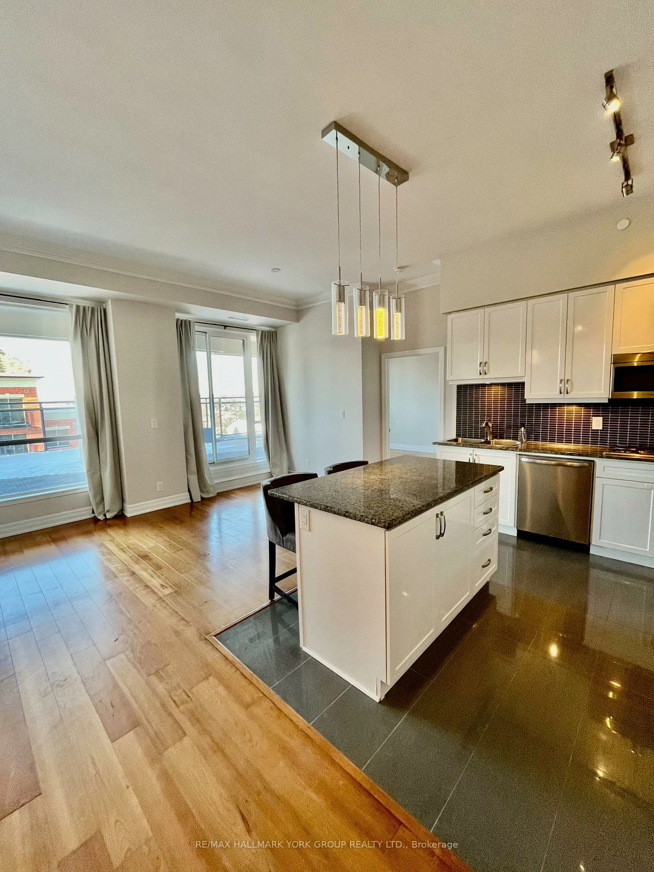 111, Civic Square, Bayview Wellington, Aurora