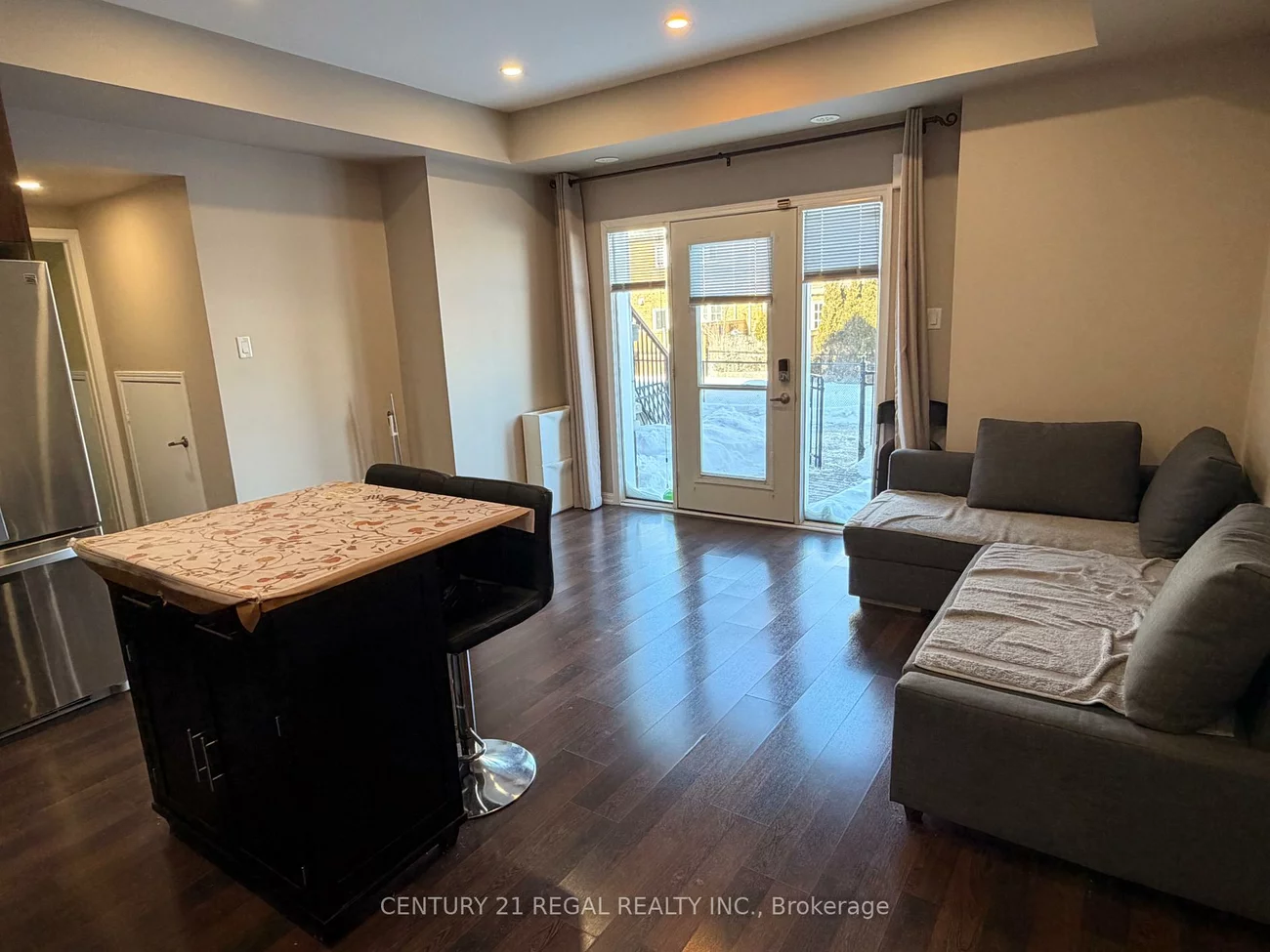 36, Walter Dove, Bayview Wellington, Aurora