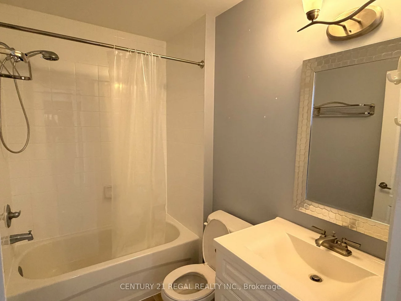 36, Walter Dove, Bayview Wellington, Aurora