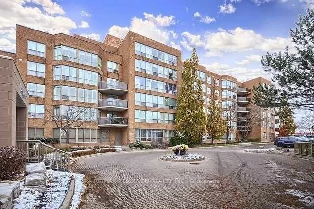 14924, Yonge, Aurora Highlands, Aurora