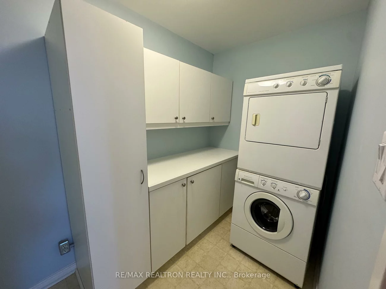 14924, Yonge, Aurora Highlands, Aurora