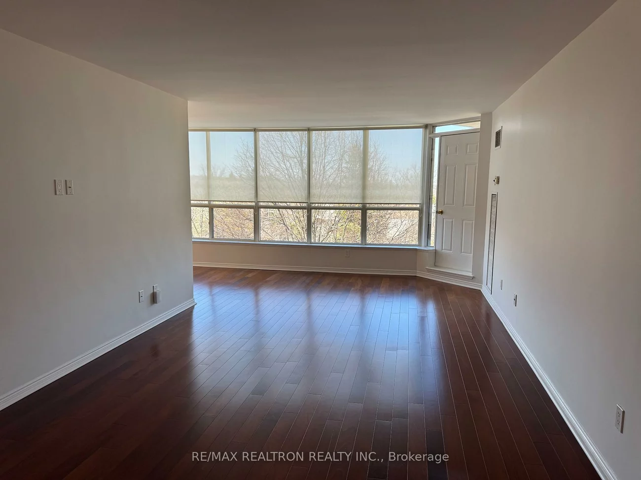 14924, Yonge, Aurora Highlands, Aurora