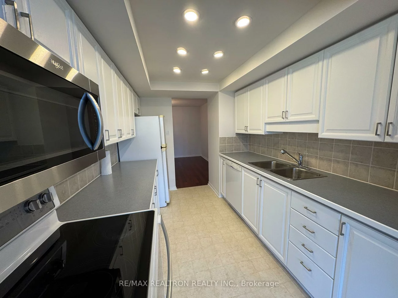 14924, Yonge, Aurora Highlands, Aurora