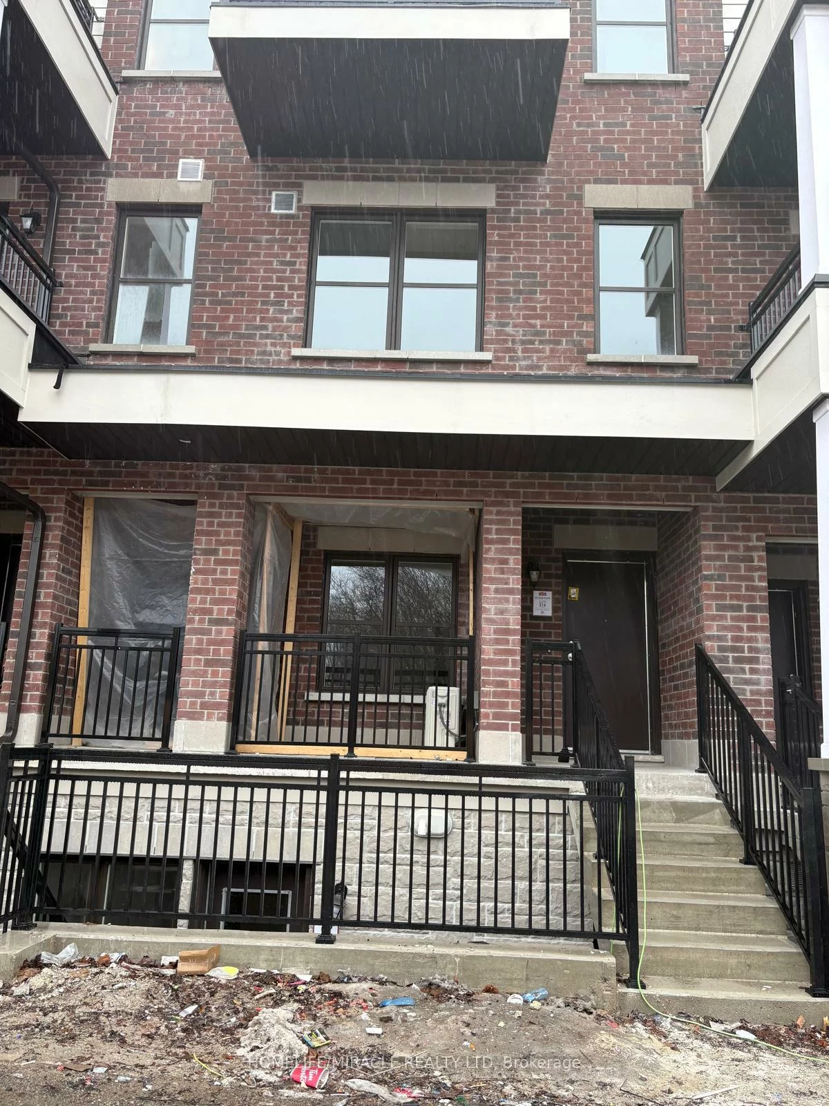 15100, Yonge, Aurora Village, Aurora