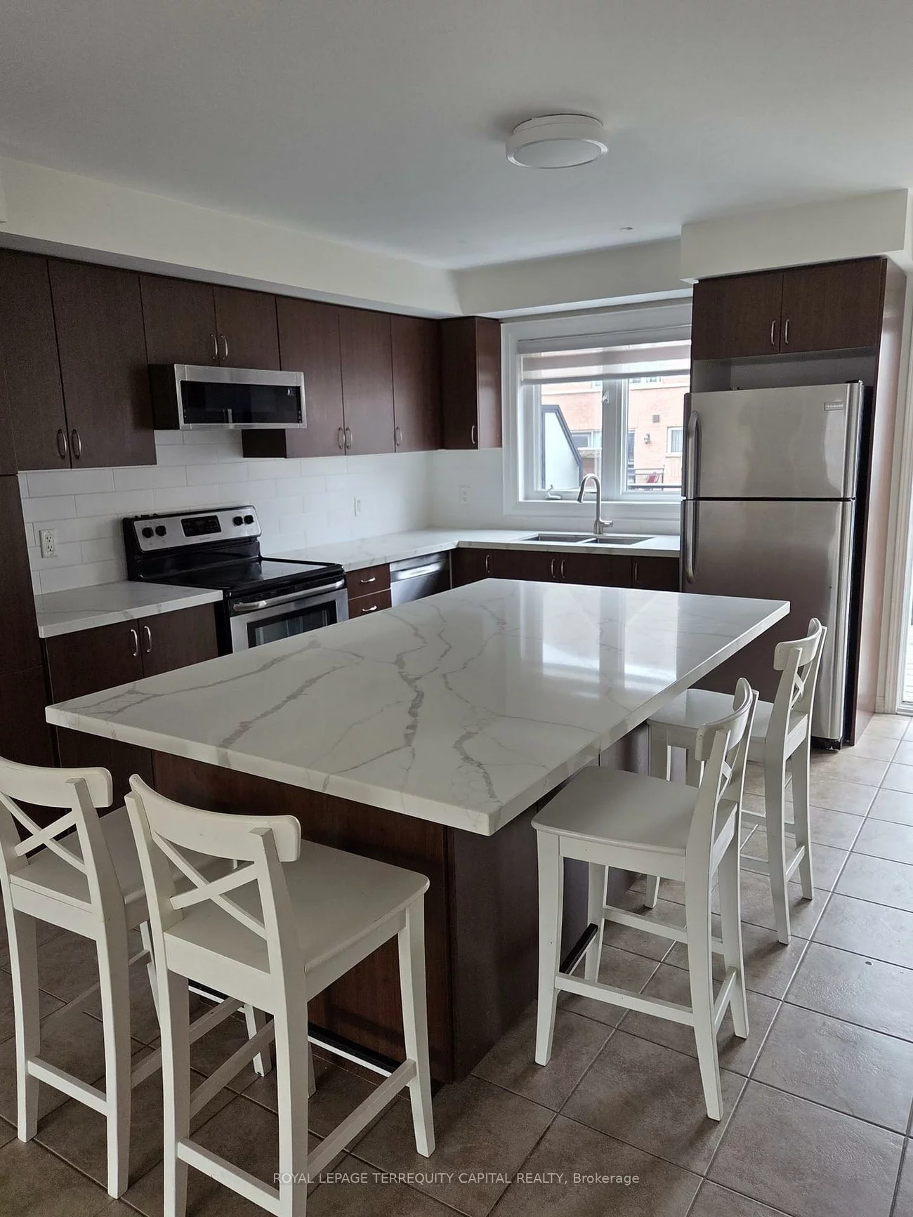 187, Lewis Honey, Bayview Northeast, Aurora
