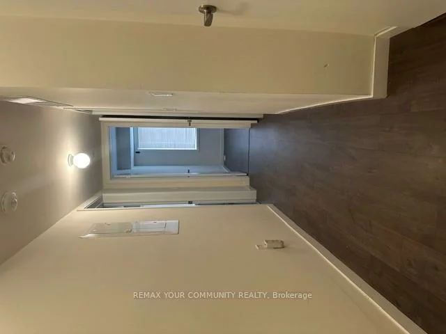 500, Alex Gardner, Aurora Village, Aurora