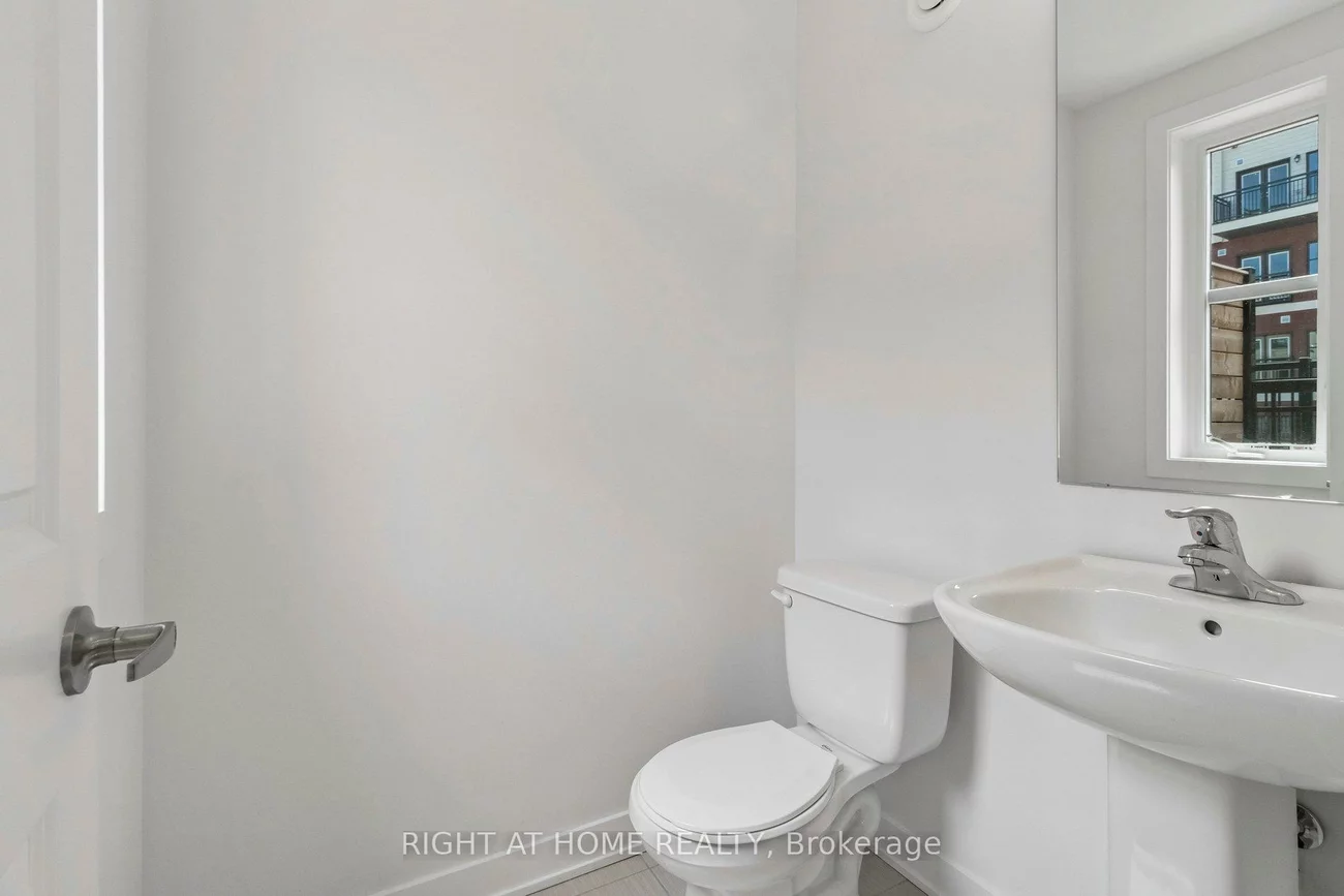 15100, Yonge, Aurora Village, Aurora