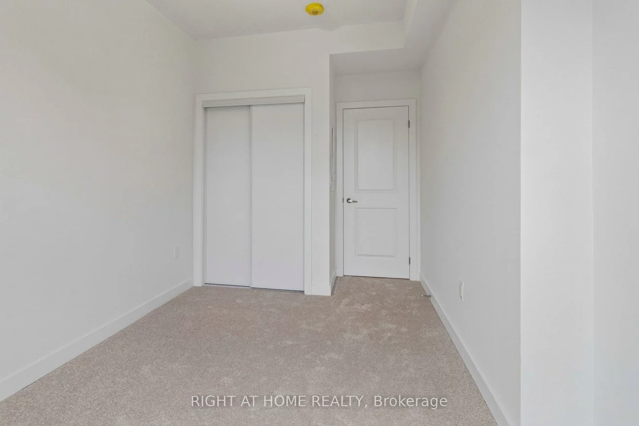 15100, Yonge, Aurora Village, Aurora