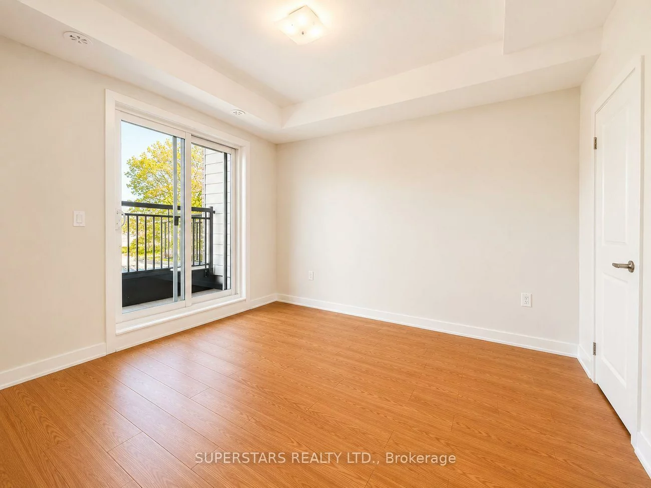 15100, Yonge, Aurora Village, Aurora