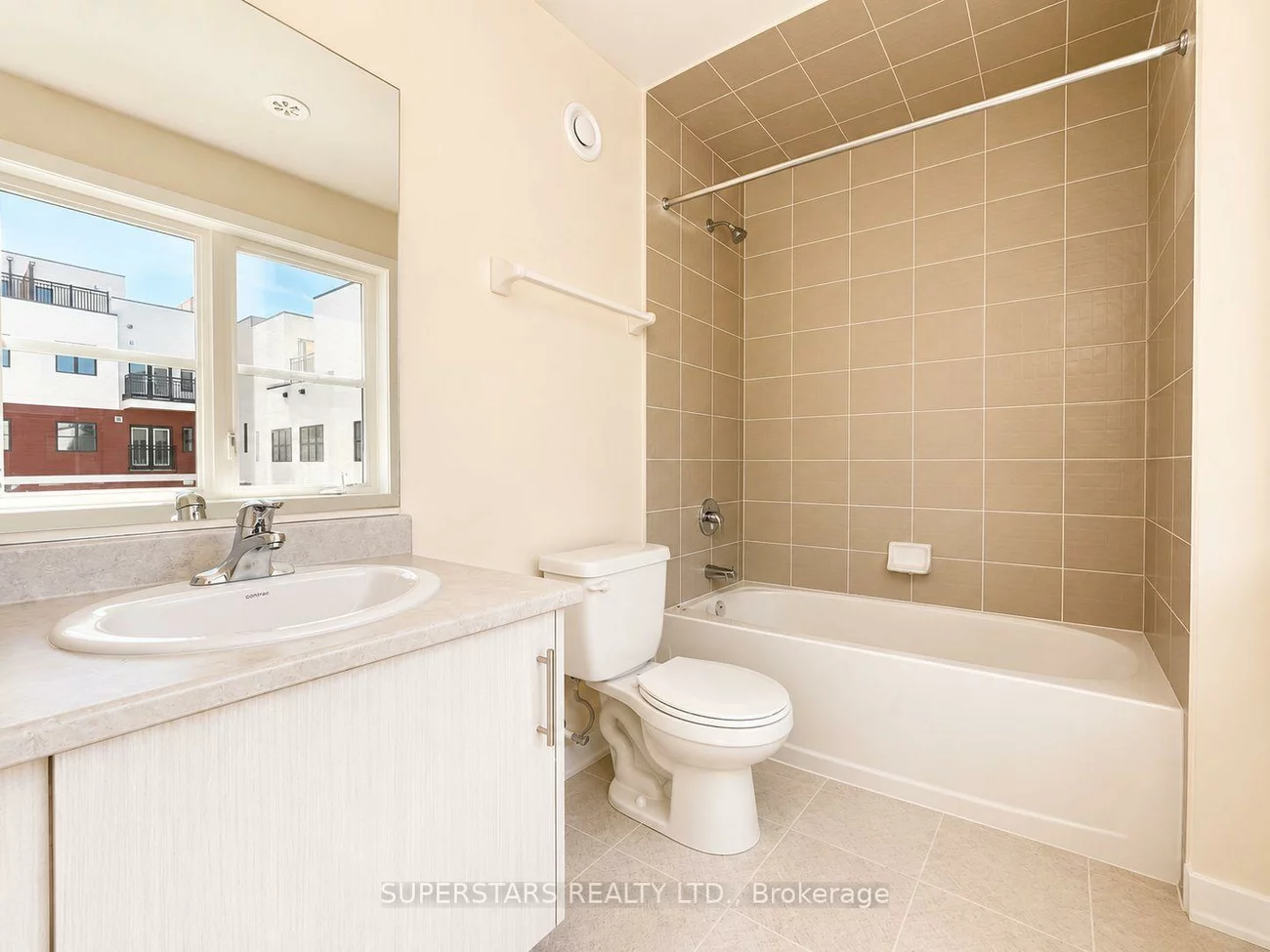 15100, Yonge, Aurora Village, Aurora