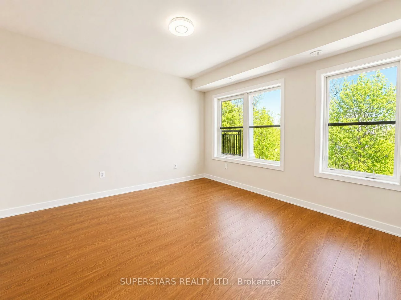 15100, Yonge, Aurora Village, Aurora