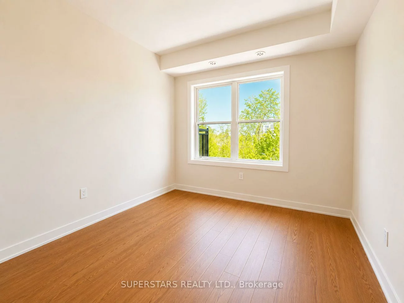 15100, Yonge, Aurora Village, Aurora