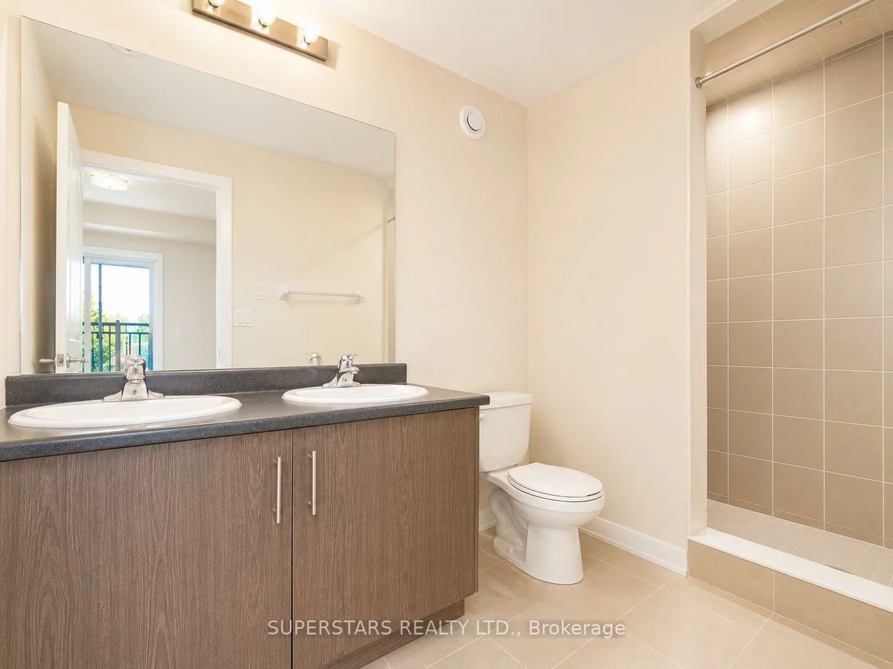 15100, Yonge, Aurora Village, Aurora