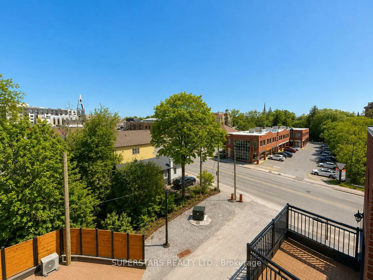 15100, Yonge, Aurora Village, Aurora