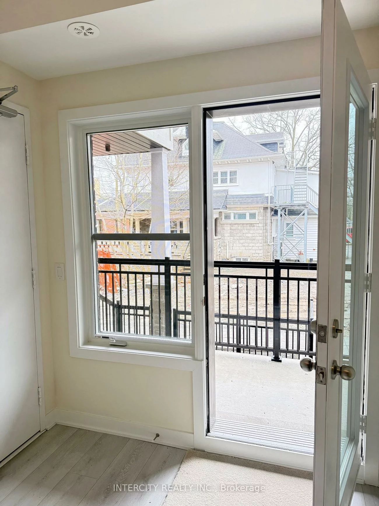 111-15100, Yonge, Aurora Village, Aurora