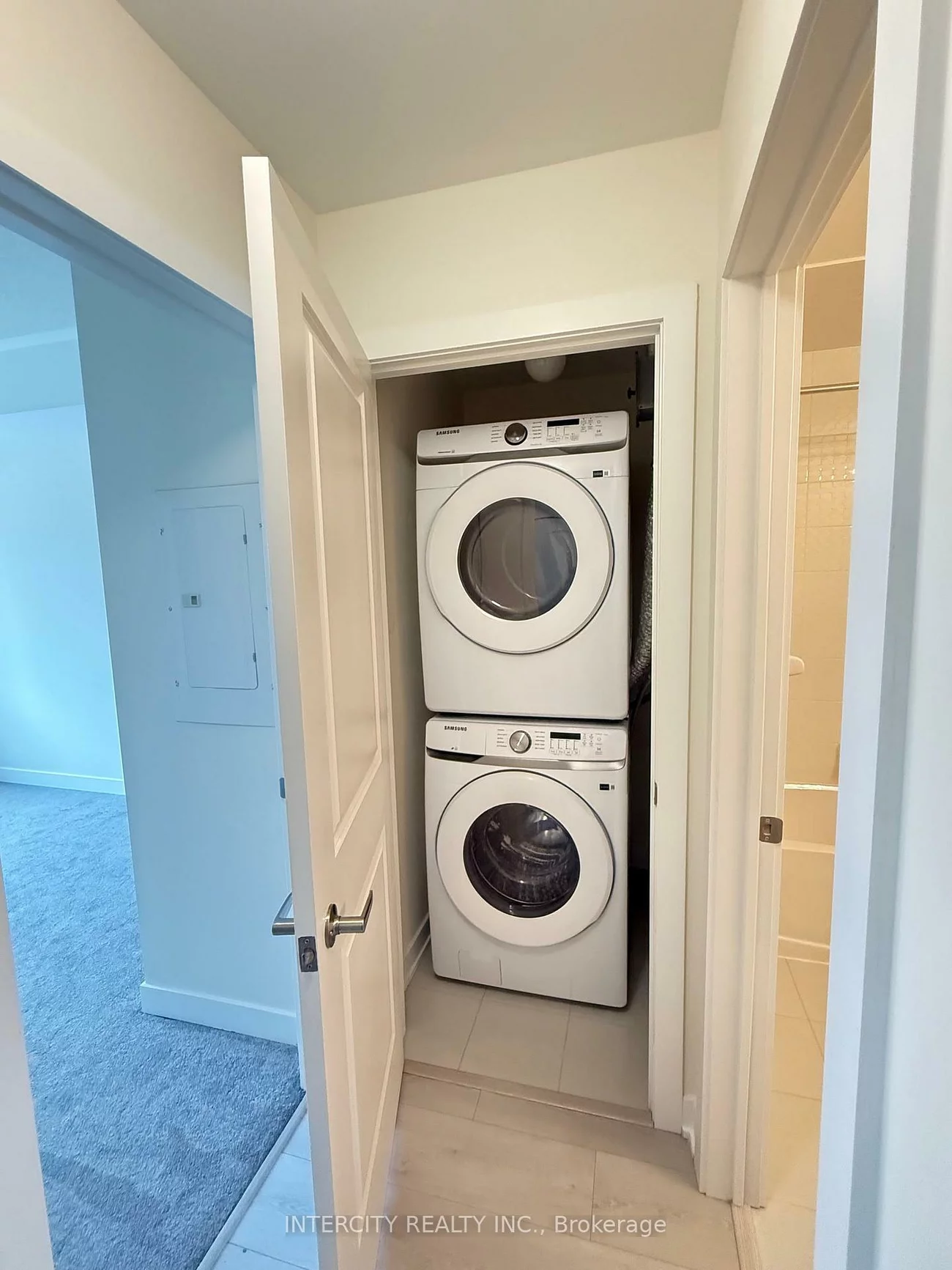 111-15100, Yonge, Aurora Village, Aurora