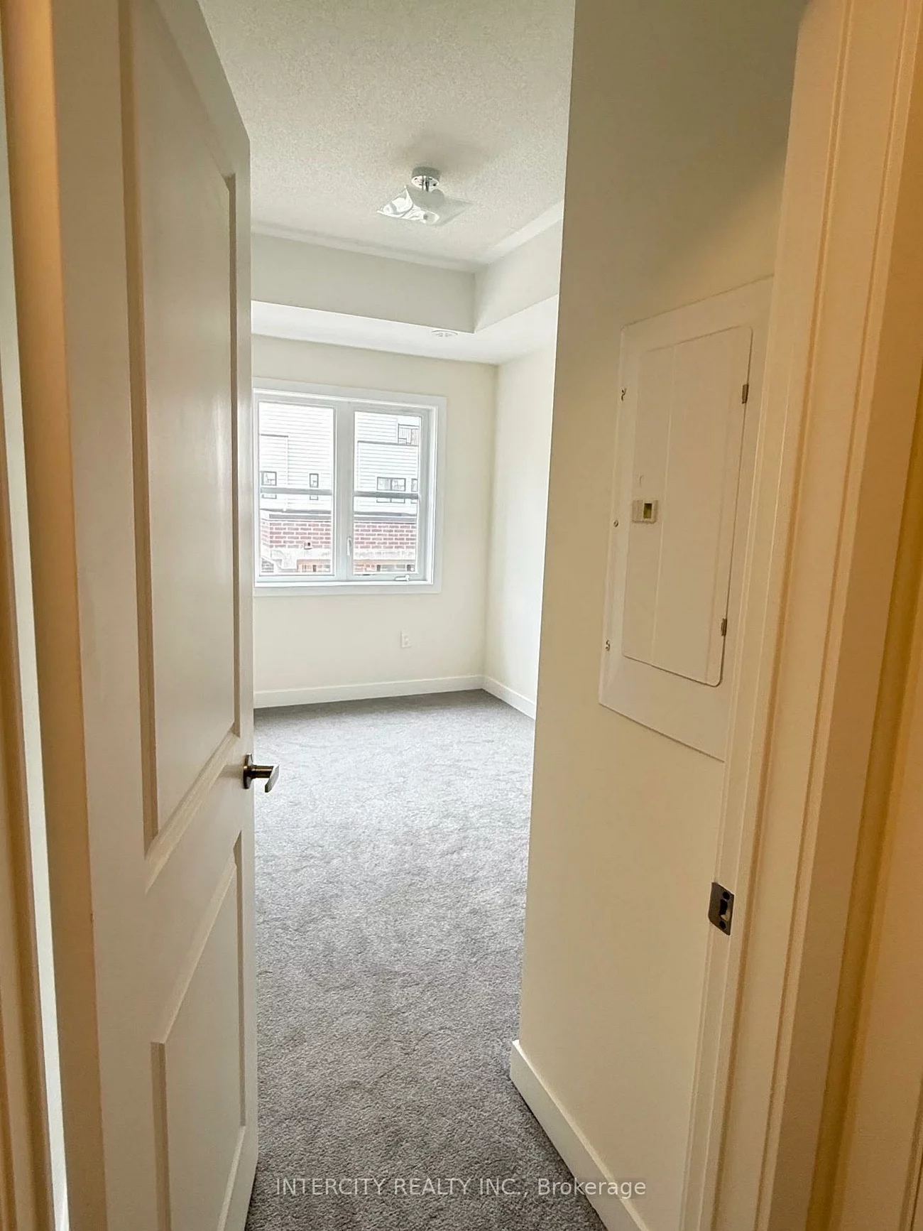 111-15100, Yonge, Aurora Village, Aurora