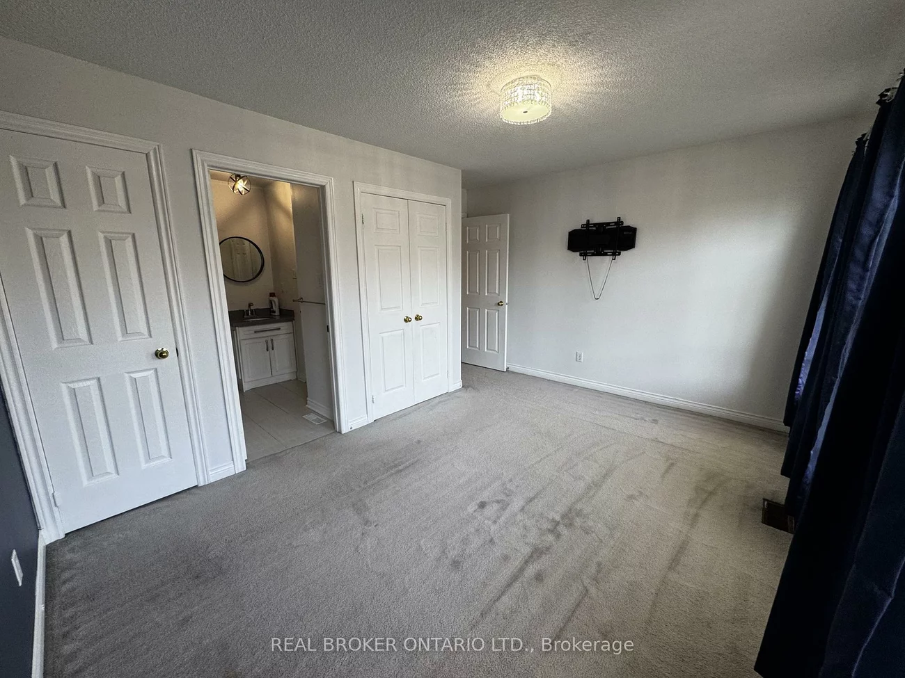 72, Wyatt, Bayview Wellington, Aurora