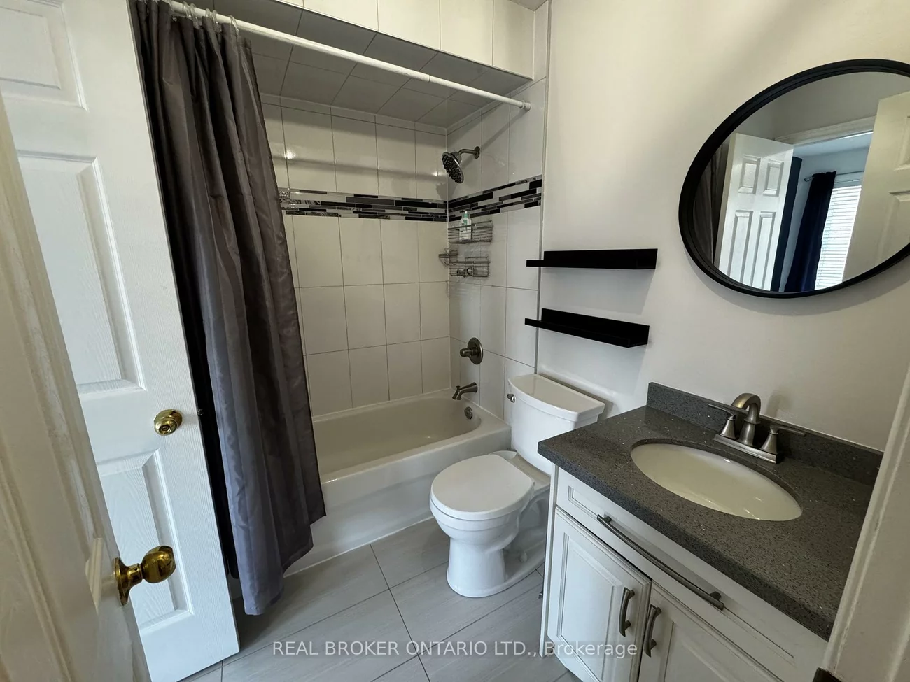 72, Wyatt, Bayview Wellington, Aurora