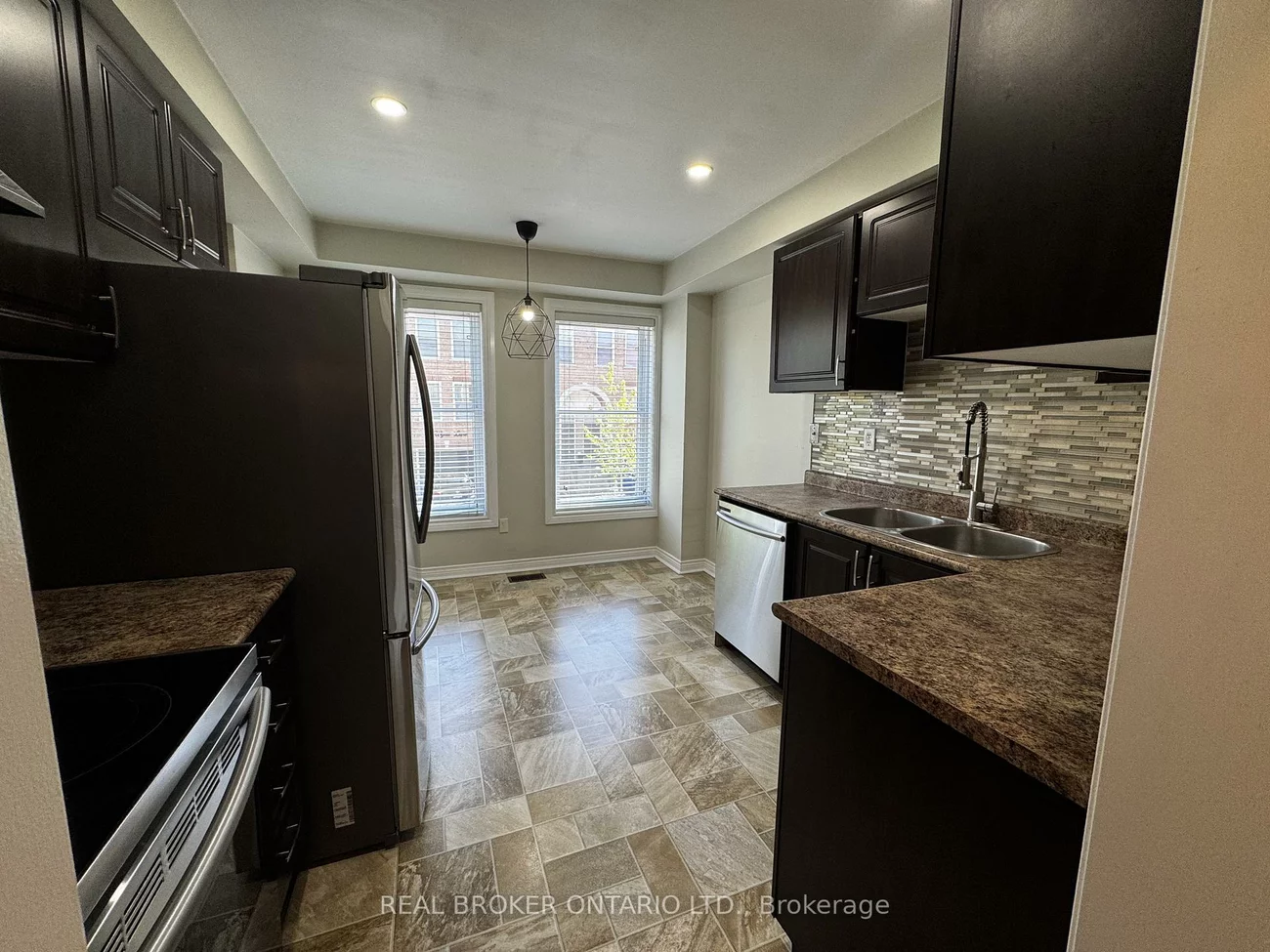 72, Wyatt, Bayview Wellington, Aurora