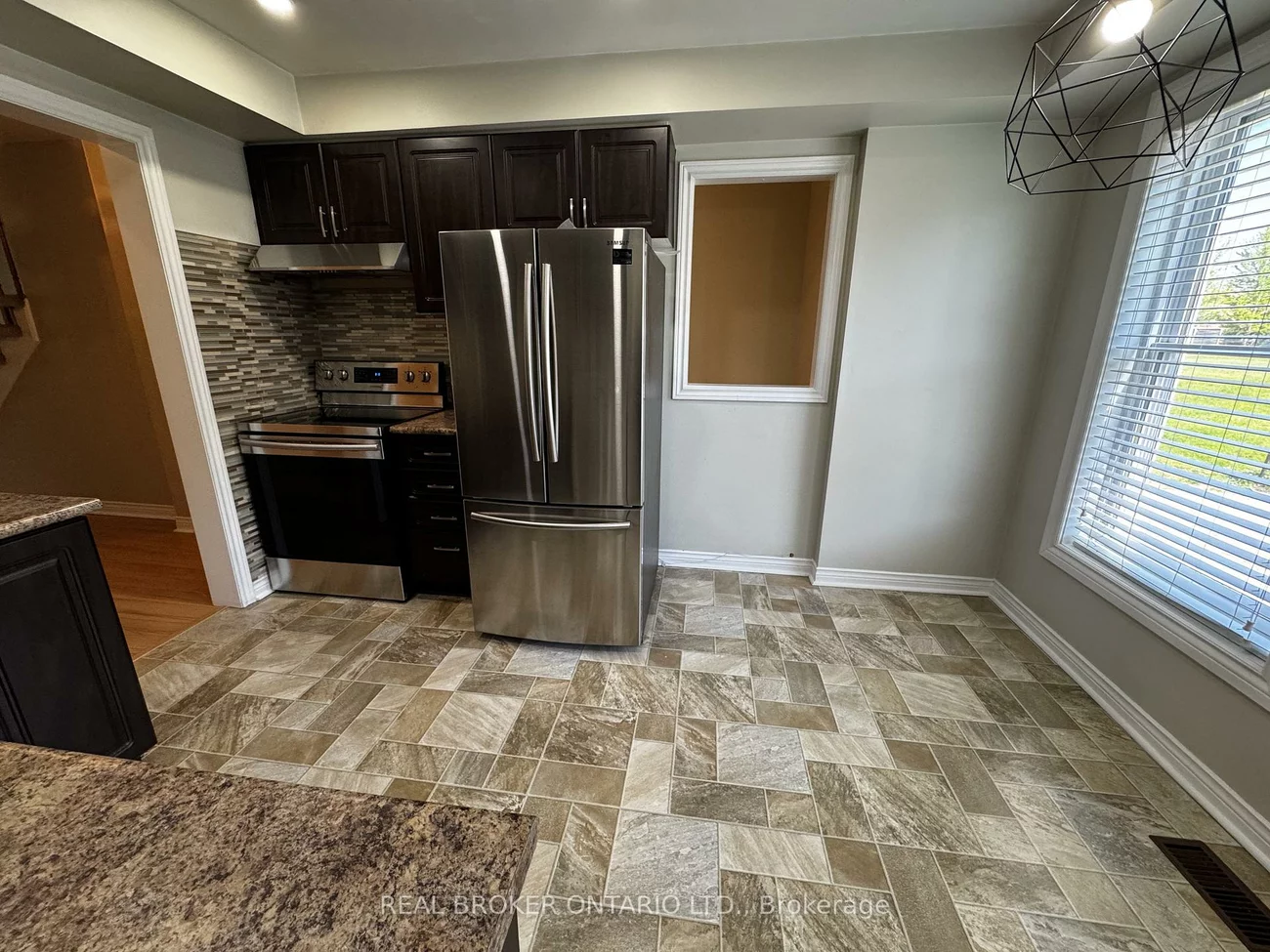 72, Wyatt, Bayview Wellington, Aurora