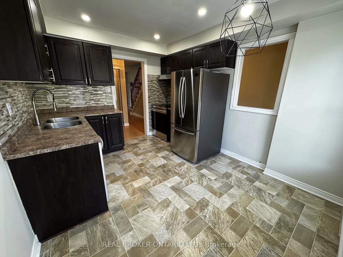 72, Wyatt, Bayview Wellington, Aurora