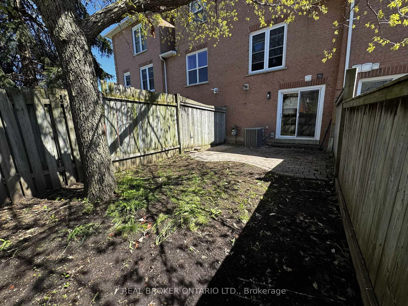 72, Wyatt, Bayview Wellington, Aurora