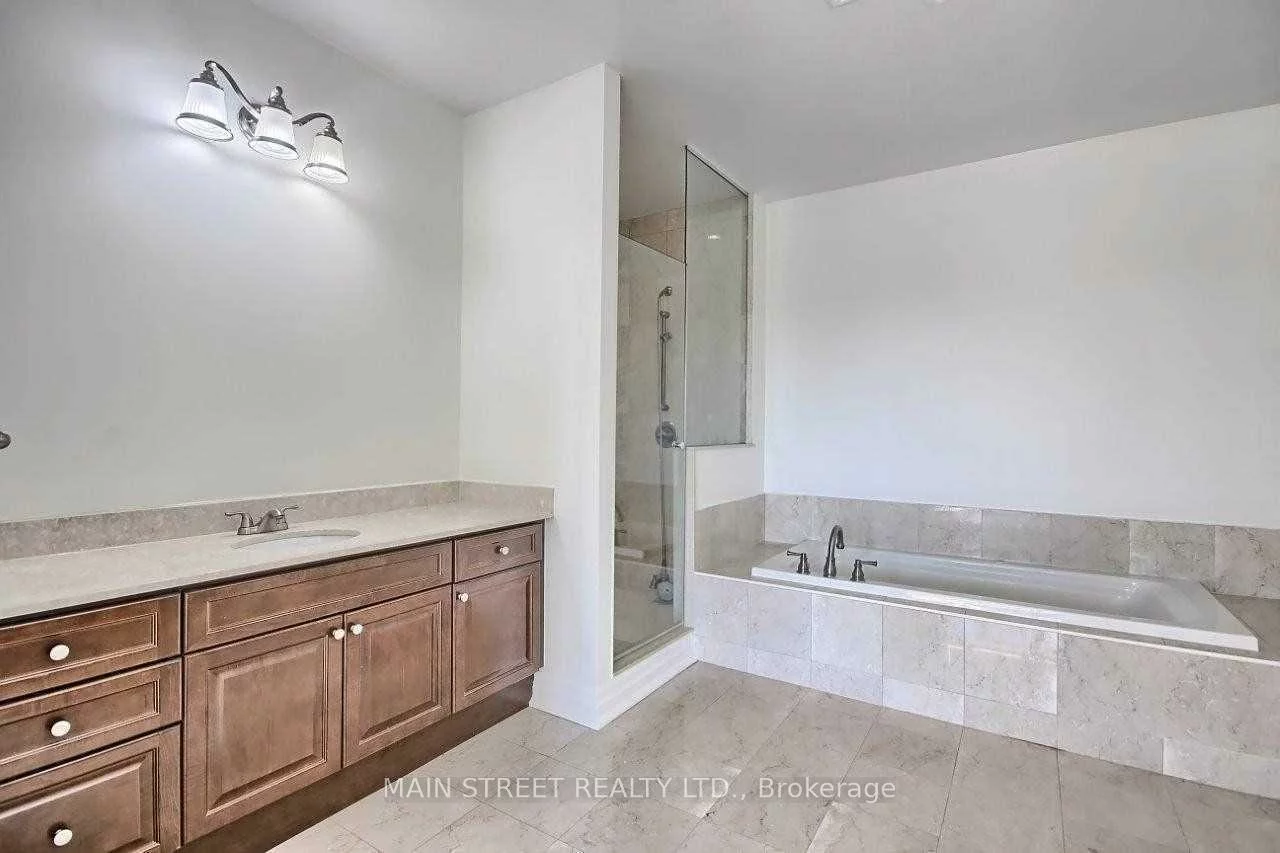 180, John West, Bayview Wellington, Aurora