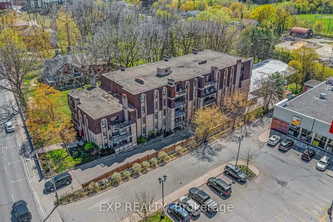 15390, Yonge, Aurora Village, Aurora