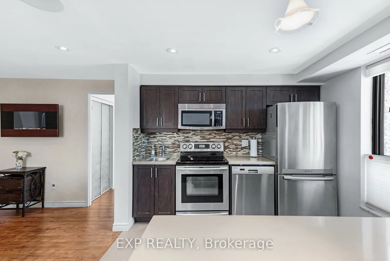 15390, Yonge, Aurora Village, Aurora