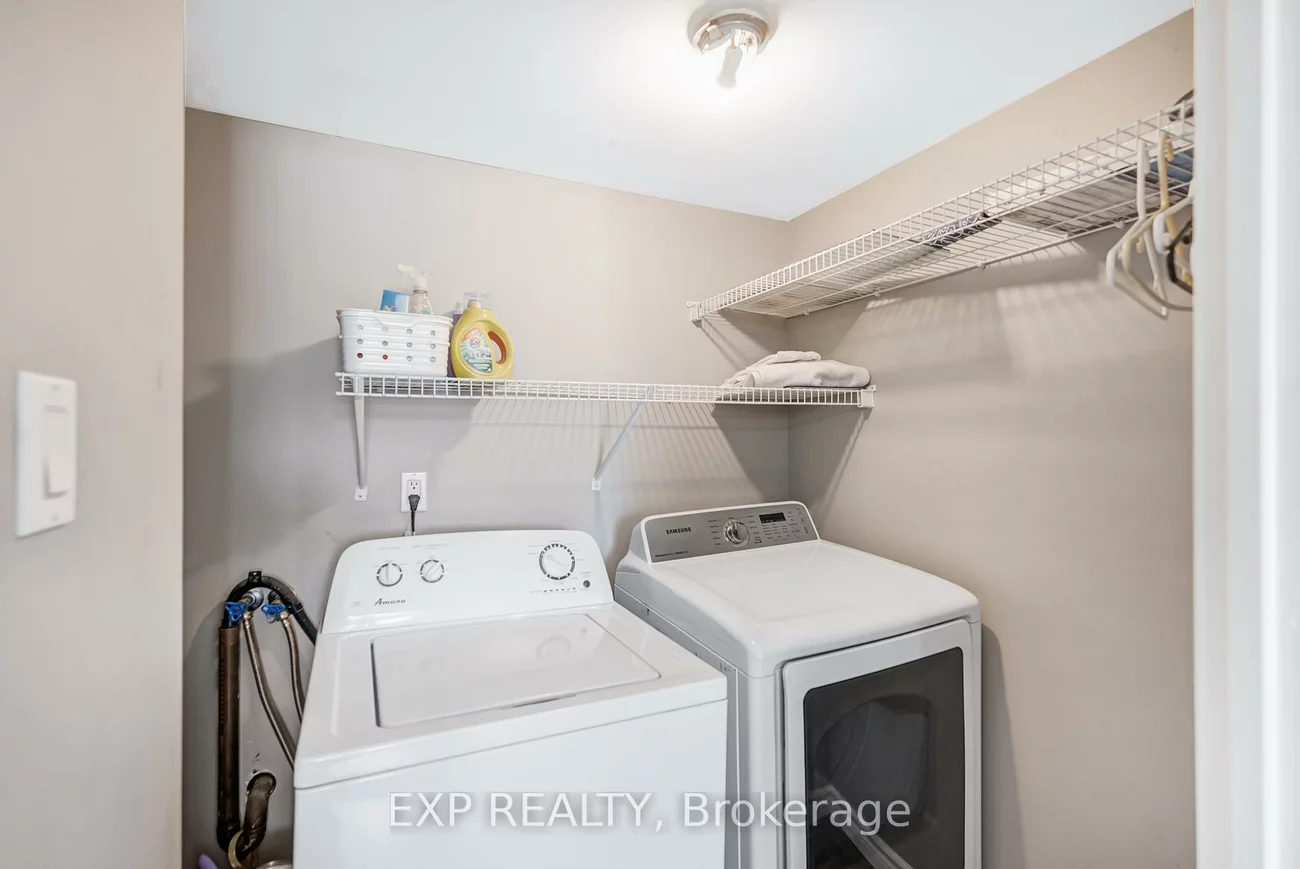 15390, Yonge, Aurora Village, Aurora