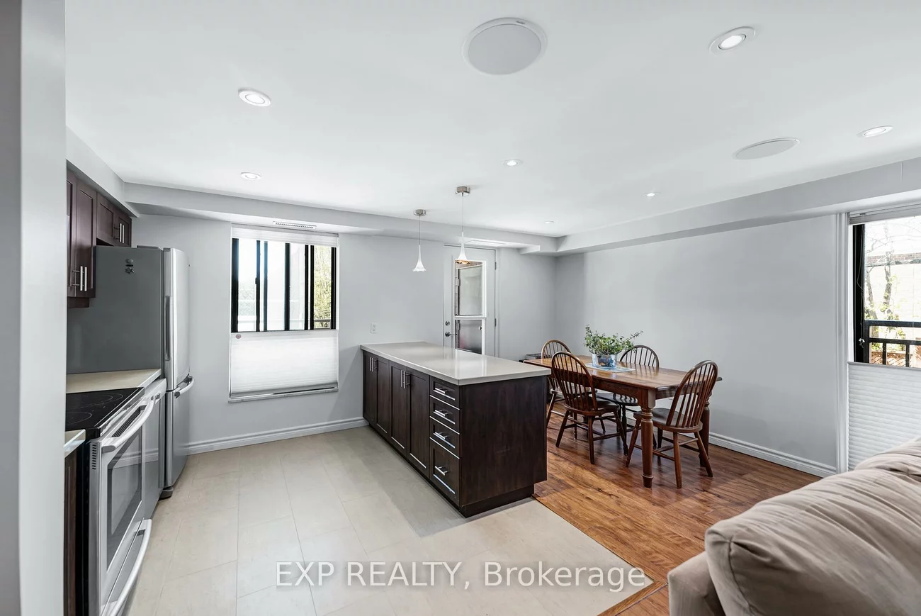 15390, Yonge, Aurora Village, Aurora