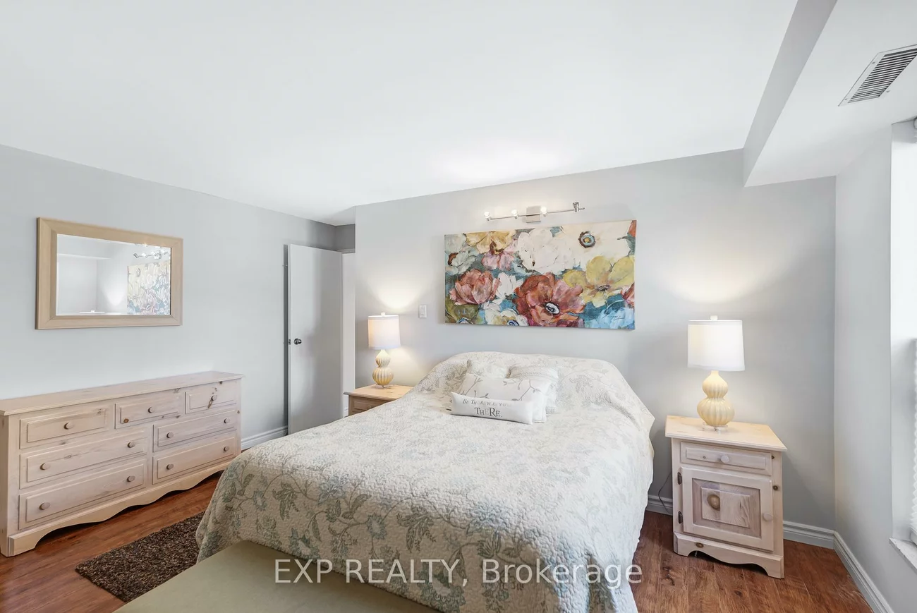 15390, Yonge, Aurora Village, Aurora