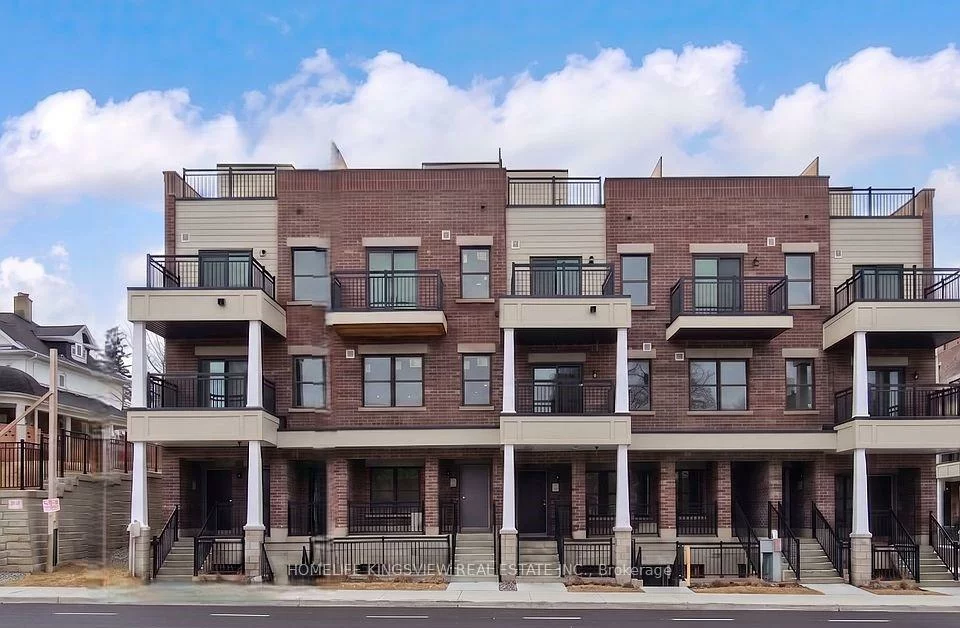 15100, YONGE, Aurora Village, Aurora