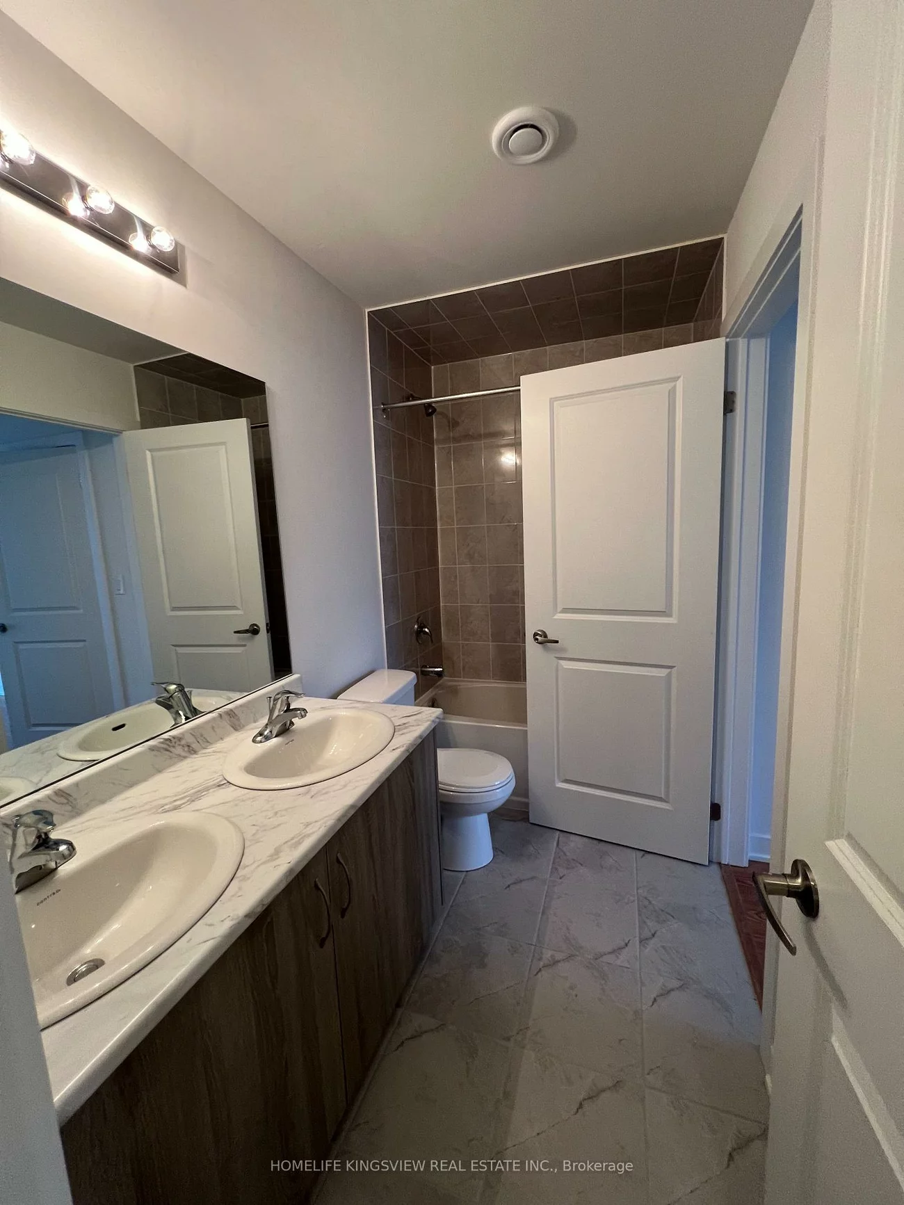 15100, YONGE, Aurora Village, Aurora