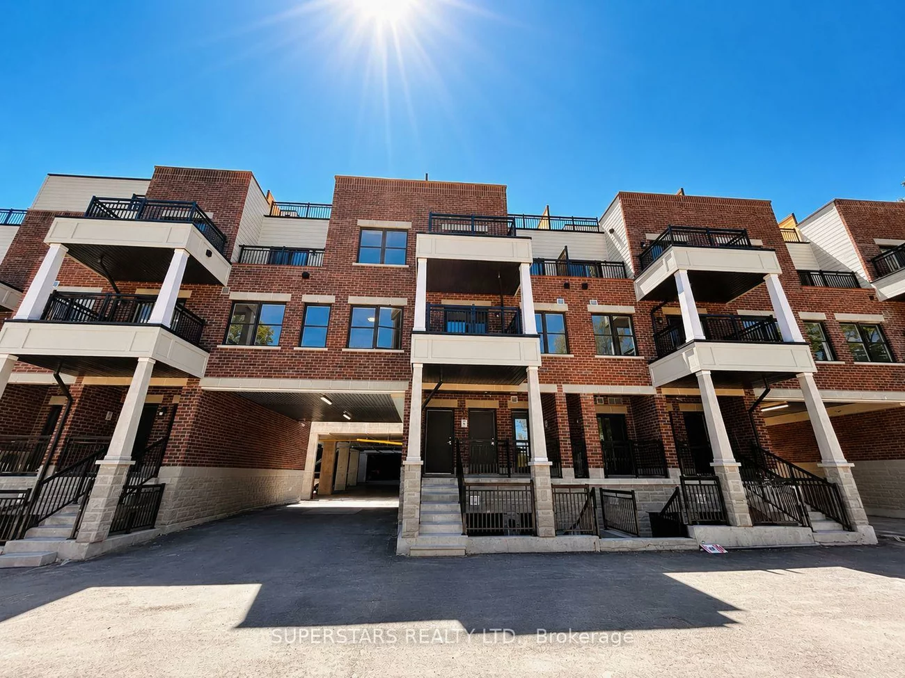 15100, Yonge, Aurora Village, Aurora
