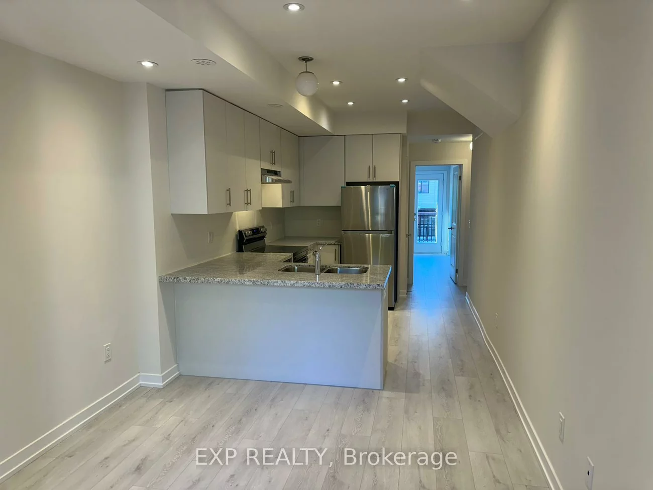 15100, Yonge, Aurora Village, Aurora
