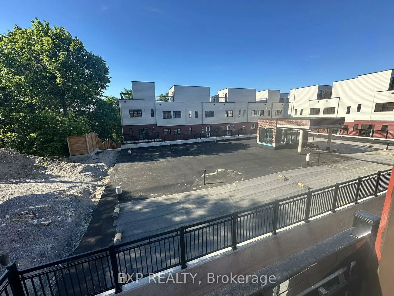 15100, Yonge, Aurora Village, Aurora