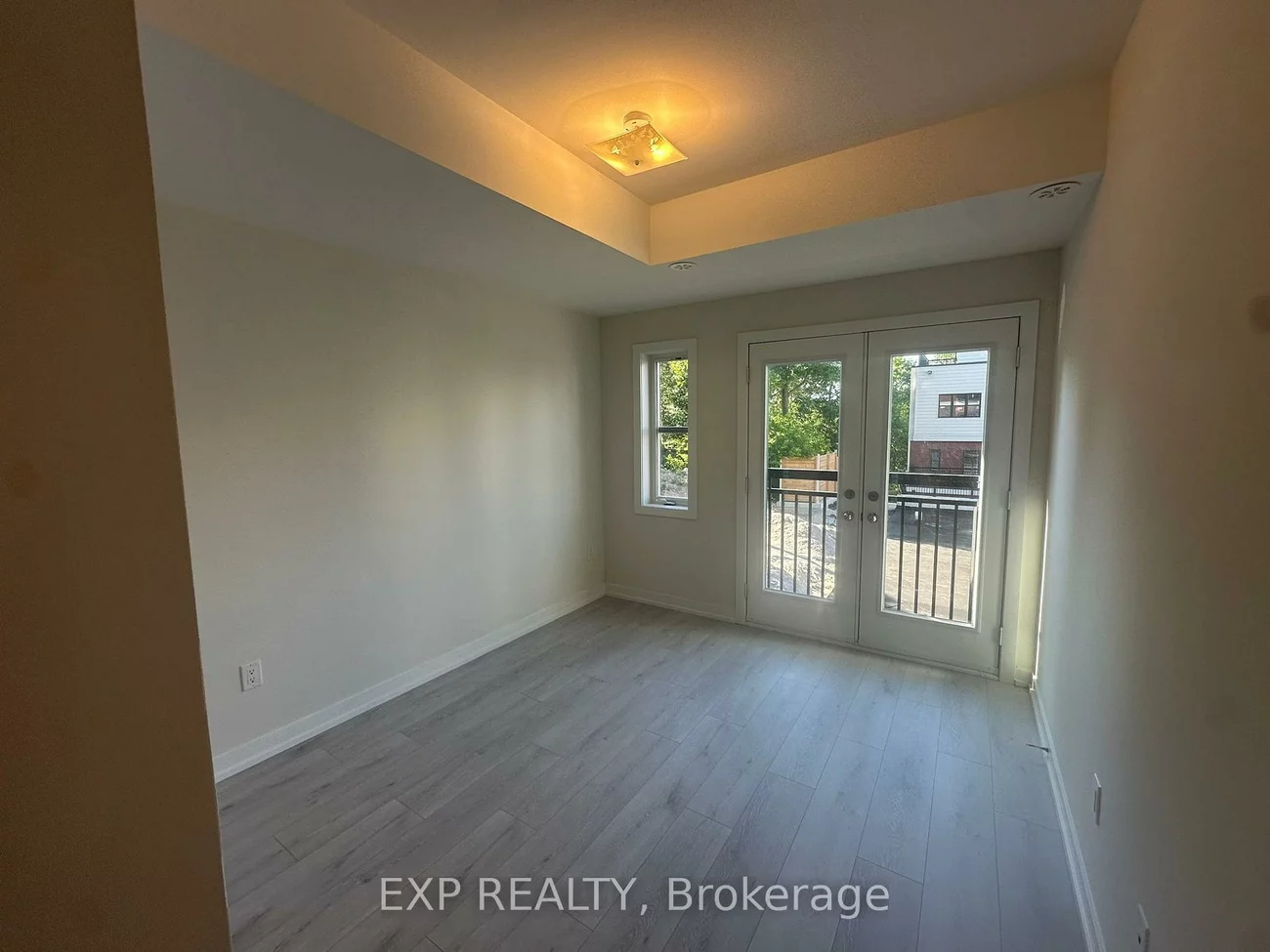 15100, Yonge, Aurora Village, Aurora