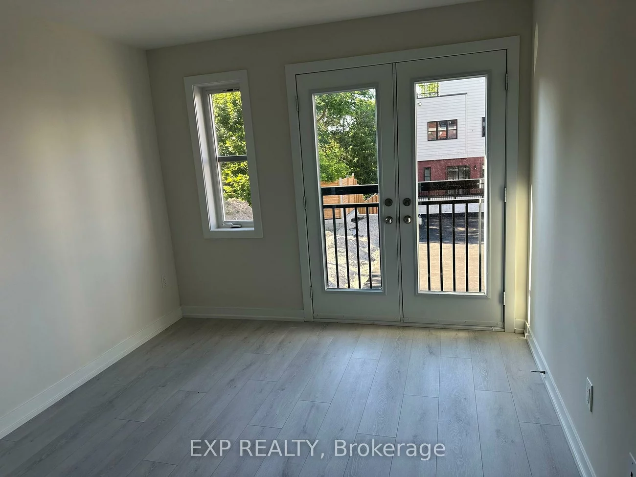 15100, Yonge, Aurora Village, Aurora