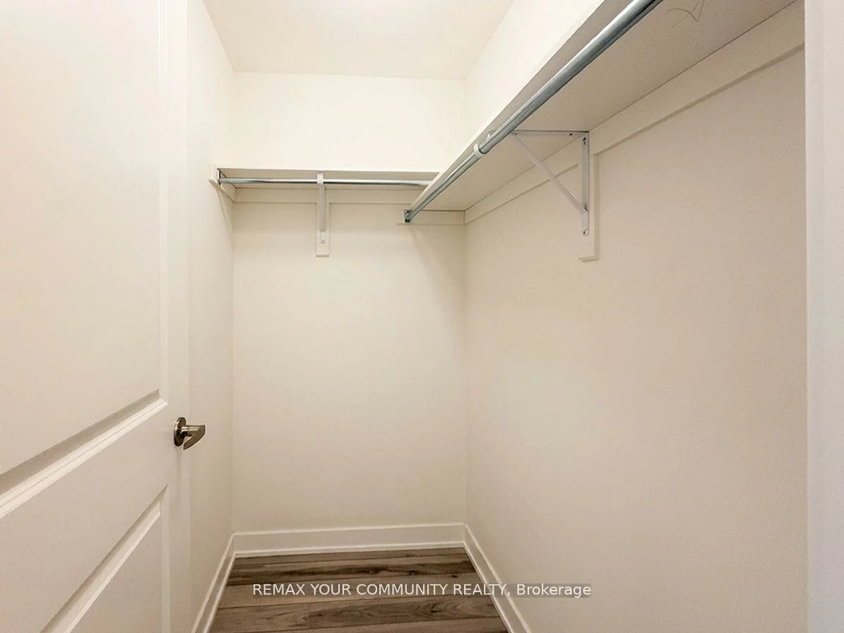 15100, Yonge, Aurora Village, Aurora