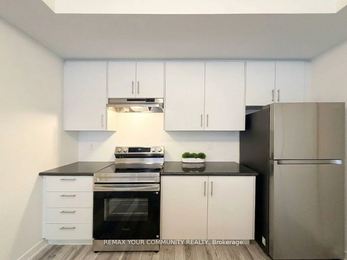 15100, Yonge, Aurora Village, Aurora