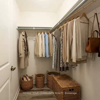 15100, Yonge, Aurora Village, Aurora