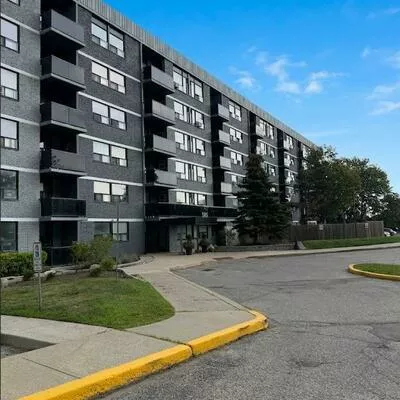 145, Wellington, Aurora Village, Aurora