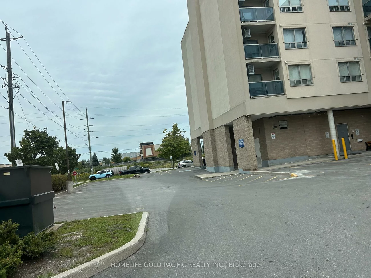 160, Wellington, Aurora Village, Aurora