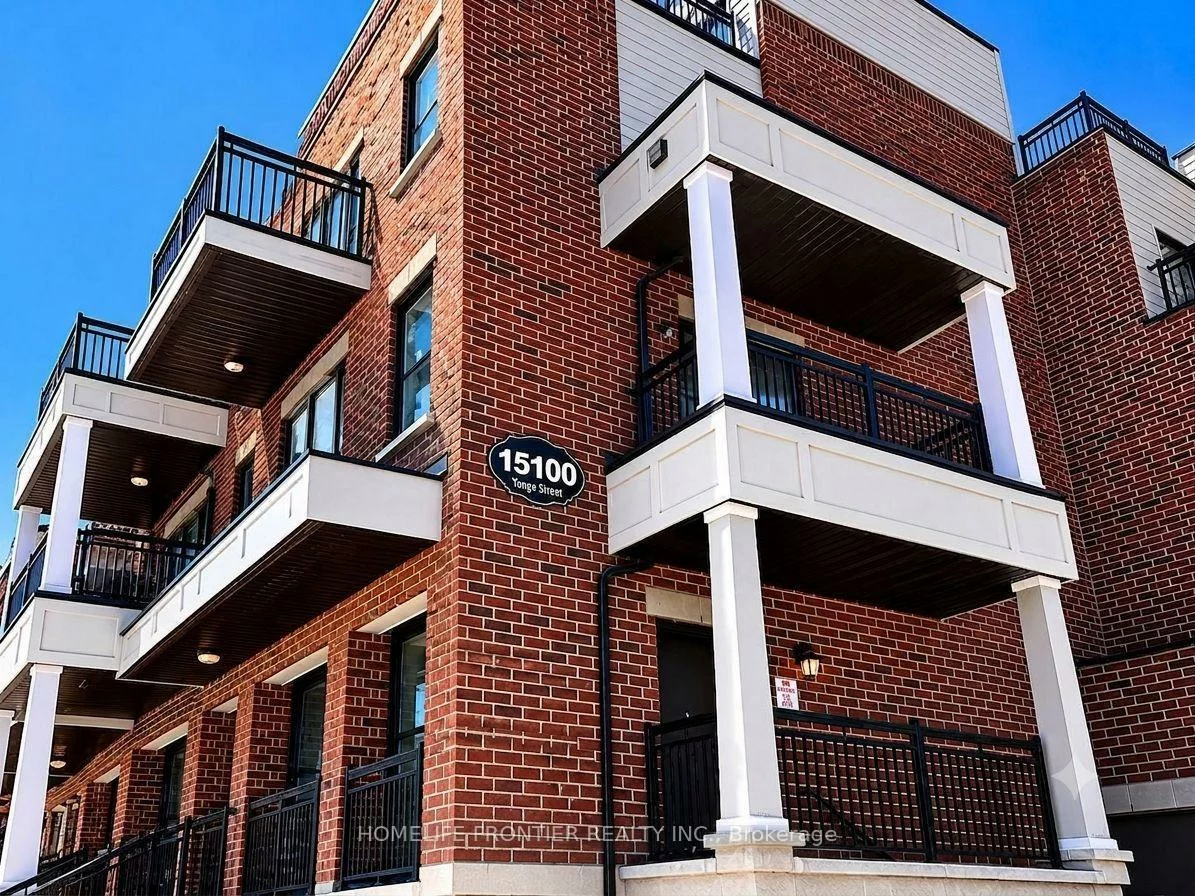 15100, Yonge, Aurora Village, Aurora
